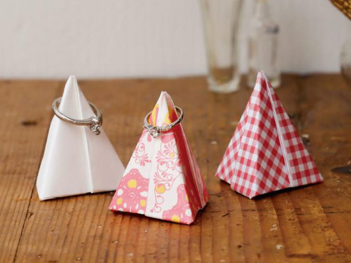 折り紙で簡単 おしゃれな指輪置き リングスタンドの作り方 ぬくもり