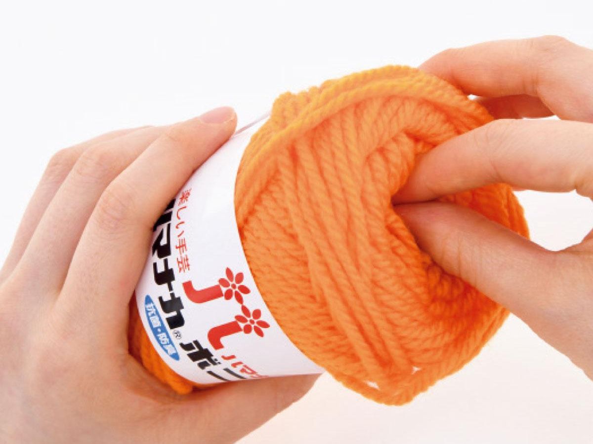 かぎ針編みの基礎 用具 糸 持ち方 通し方 について ぬくもり