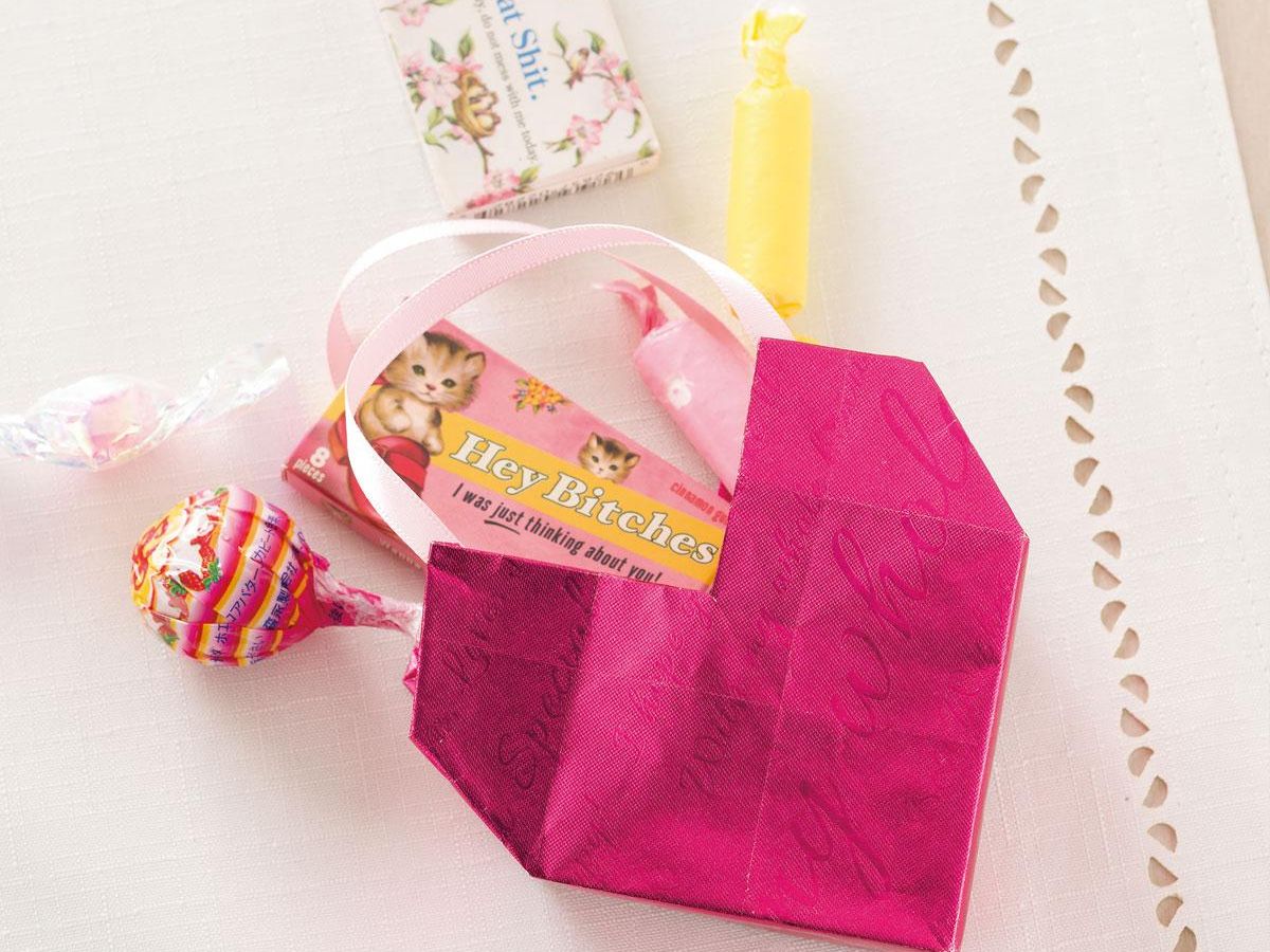 プレゼントにもぴったり 折り紙の 立体的なハートケース 作り方 ぬくもり