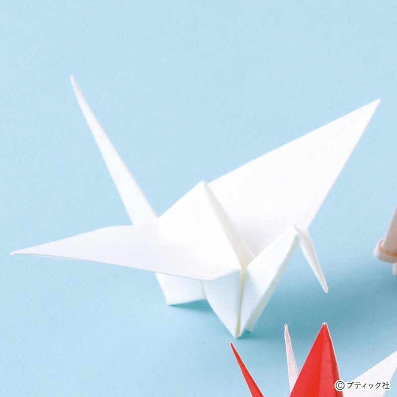 折り紙の定番「折り鶴」の簡単な作り方