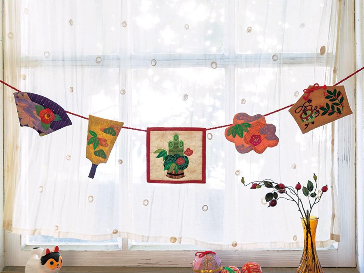 お部屋のアクセントに ハンドメイド月相ガーランド