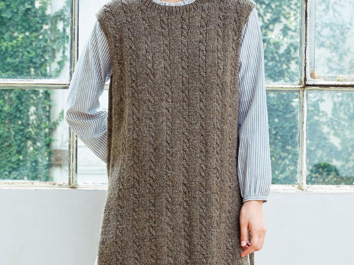 ケーブル編みのロングベスト」の編み方｜ぬくもり